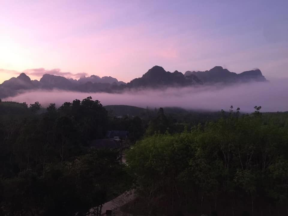 Billion Views Khaosok Homestay Khao Sok National Park Екстер'єр фото